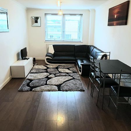 Spacious Modern Flat In Luton Town Centre Eksteriør bilde